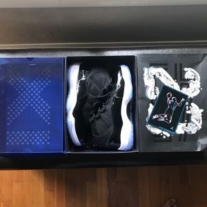 Jordan 11 Black and White with Box Size 11 NEW